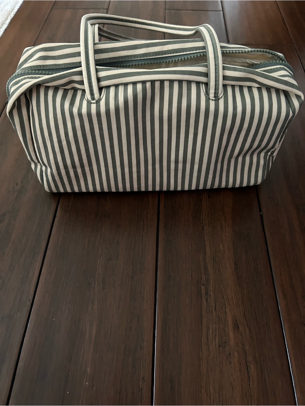 Imperfect Baggu Bowler Bag - Picture 7 of 9